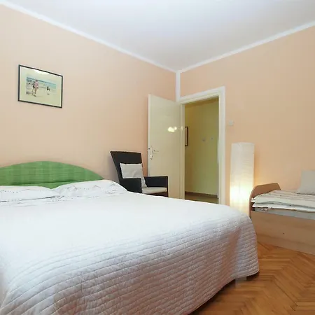 Apartment Apartment In Pula 752 *