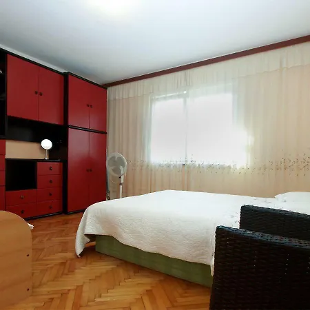 Apartment Apartment In Pula 752 *