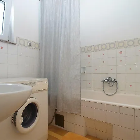 Apartament In 752 *